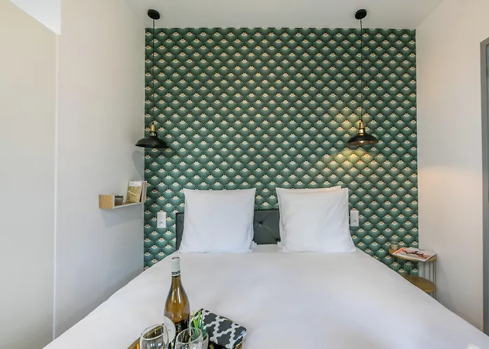 Ws Tour Eiffel - Saint-charles Paryż