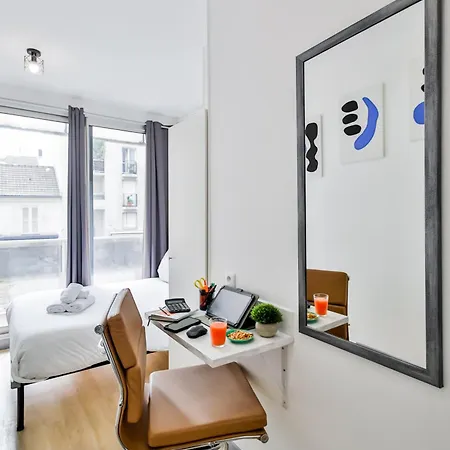 Ws Tour Eiffel - Saint-charles * Parigi