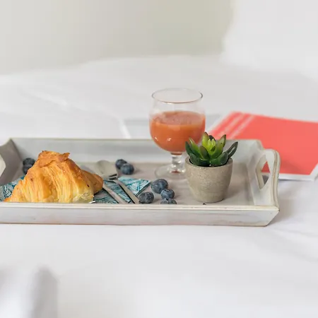 Ws Tour Eiffel - Saint-charles * Parigi